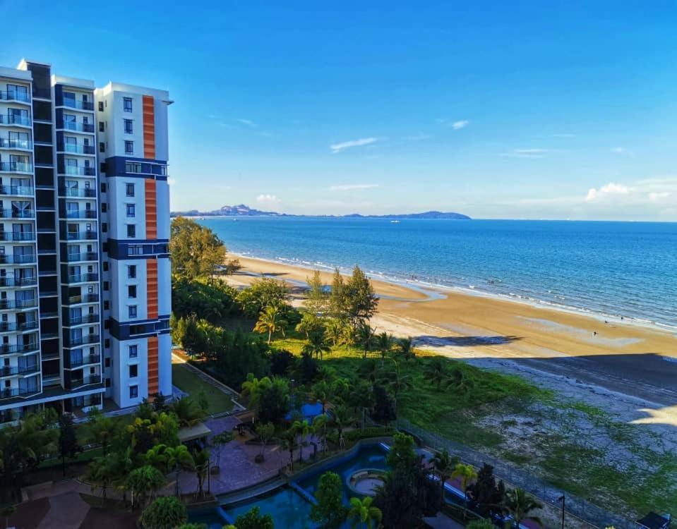 Timurbay Seafront Holiday Pool & Seaview Kuantan Eksteriør billede